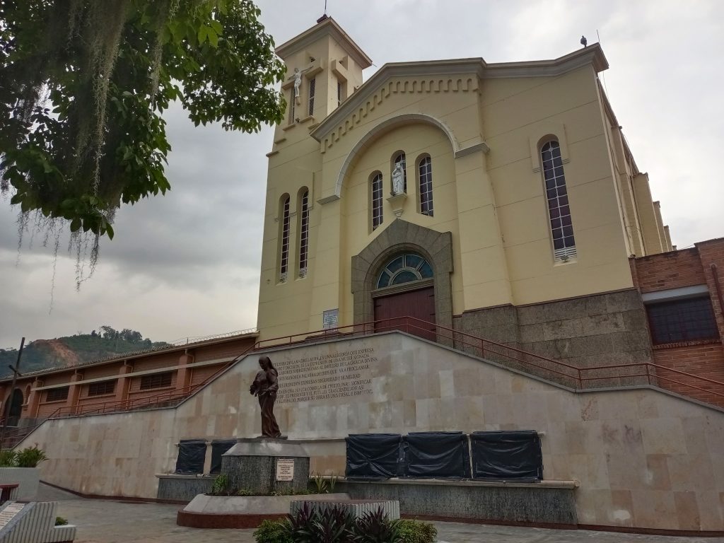 Santuario_Santa_Laura_Montoya_-_exterior_14